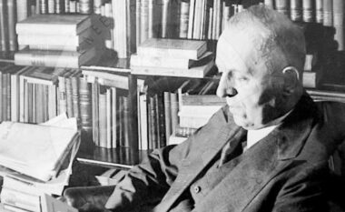 Komunizmi në Shqipëri, të pavërtetat, shpifjet dhe fyerjet për Faik Konicën