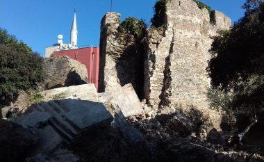 Tërmeti shemb dhe dëmton kalatë në Durrës, Krujë dhe Prezë