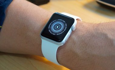 Apple mund të ketë shitur më shumë orë në 2019 se e gjithë industria zvicerane