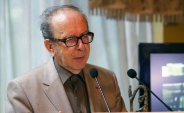 Franca nderon Ismail Kadarenë, i jep titullin “Oficer i Madh i Legjionit të Nderit”