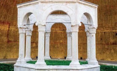 Varri monumental i Kapllan Pashës, pjesë e emblematikës së monedhave