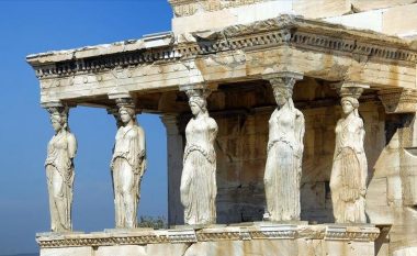 Britania refuzon t’ia kthejë Greqisë statujat e Parthenonit