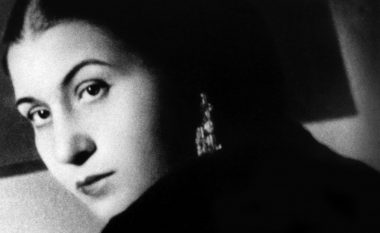 Jetoi përtej kohës: Umm Kulthum, ylli i përjetshëm i muzikës arabe