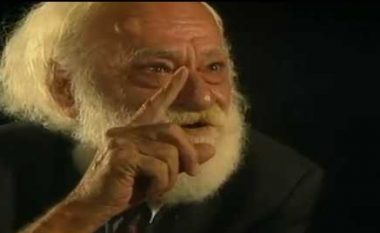 Roshi duke deklamuar Lasgushin