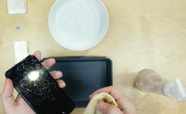 Mënyra më e mirë se si ta dezinfektoni smartfonin tuaj
