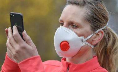 Apple do ta lehtësojë procesin e hapjes së iPhonit, kur përdoruesi është duke bartur maskë