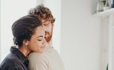 A do të ndikoj Merkuri në prapavijë në lidhjet e dashurisë?