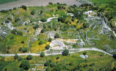 Në kërkim të Trojës, me “Iliadën” në dorë
