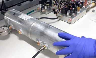 Tesla po punon për të bërë ventilatorë për pacientët me coronavirus, nga pjesët e veturave