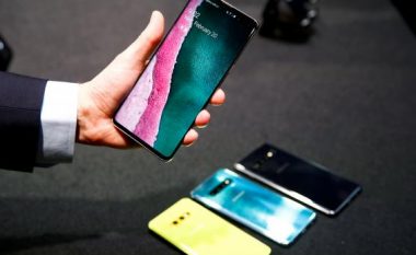 Samsung raportohet se po planifikon të reklamojë në ekranin e telefonit tuaj