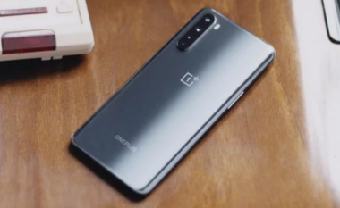 Telefonat OnePlus: Aplikacioni Facebook nuk mund të fshihet nga telefoni