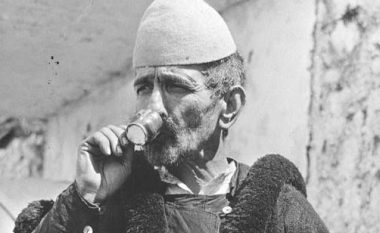 Mbiemrat më të përdorur në Shqipërinë e vitit 1945 dhe sot