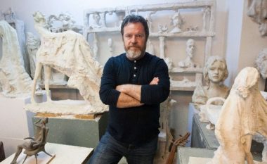 Skulptori Arben Bajo humb betejën me koronavirusin