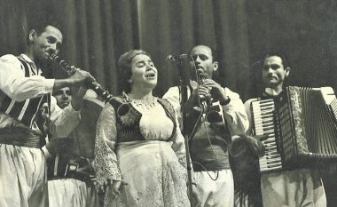 Rreth muzikës qytetare tiranase