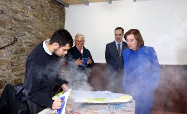 Shkolla në Spanjë mëson djemtë si t’i bëjnë punët e shtëpisë, reagime të ndryshme nga njerëzit