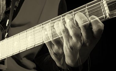 Kosovë-Shqipëri, muzika midis transformimeve ideologjike dhe historike: Tingujt e tranzicionit