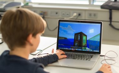 Tani ka një karrige të veçantë për Minecraft – në formën e një Creeper
