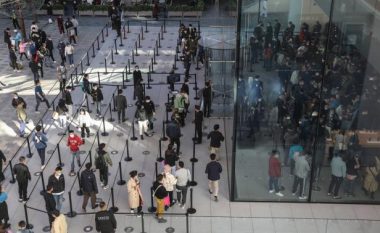 iPhone 12 – radhë para dyqaneve të Apple pavarësisht coronavirusit