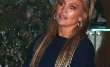 Jennifer Lopez ka treguar se si barten pantallonat në formë zileje, hit i këtij sezoni vjeshtor!