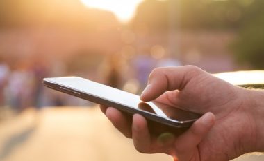 15 telefonat kryesorë me jetëgjatësinë më të madhe të baterisë