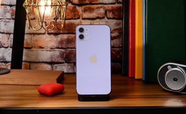 Probleme me ekranin: Apple po riparon iPhone 11 falas