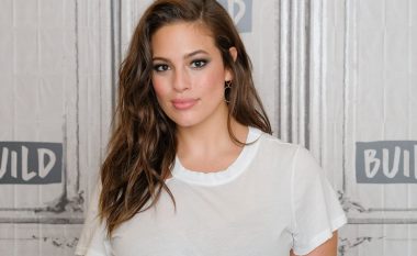 Ashley Graham flet për puçrrat dhe rënien e flokëve pas shtatzënisë