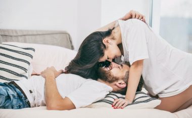 Ekspertët pohojnë se ka pozicione në seks që djegin më shumë kalori sesa stërvitja