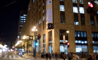 Mbështetësit e Trumpit duan të protestojnë përpara zyrave boshe të Twitter