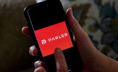Google pezullon aplikacionin Parler, pasi u përdor për nxitur trazira në Kongresin amerikan