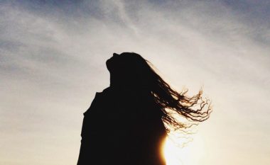 Katër shenjat e zodiakut që e kanë të vështirë të merren me të kaluarën