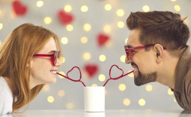 Festa e Ditës së Valentinit në shtëpi: Argëtohuni dhe lozni në mënyrën tuaj