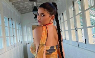 Sandalet e reja të Kylie Jenner janë bërë nga çantat e ‘shkatërruara’ Hermès