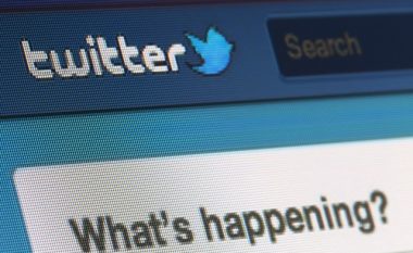 U shkrua saktësisht 15 vjet më parë, mesazhi i parë në Twitter në rrugën e duhur për t’u shitur për 2.5 milionë dollarë