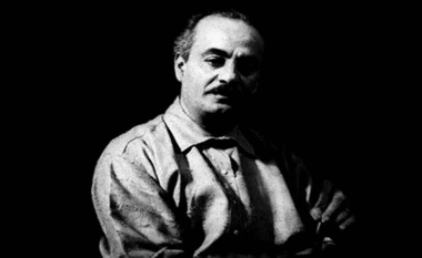 Mjerë ai komb që si udhëheqës ka dhelprën, si filozof magjistarin dhe si artistë laramanët dhe imituesit