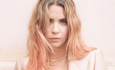 Ashley Benson poston një fotografi ku ironizon për mbushësit e buzëve