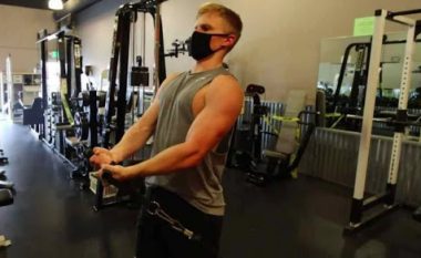 Çfarë i sjell trajnimi i Schwarzenegger-it në 30 ditë një njeriu thatanik?