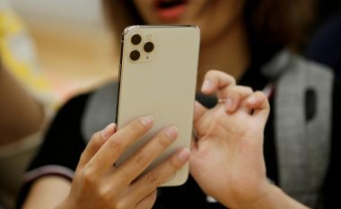 Apple po planifikon një iPhone 14 më të lirë dhe më të madh