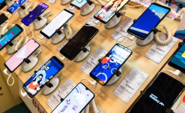 Samsung tashmë është duke punuar në Android 12 për serinë Galaxy S21