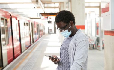 Telefonat e disa njerëzve në Mbretërinë e Bashkuar do të japin rastësisht një alarm të lartë sot