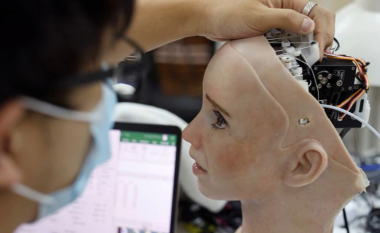 Krijohet një robot i cili mund të kujdeset për pacientët e prekur me COVID-19