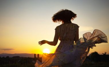 Tre shenja të zodiakut te të cilat hëna e re e qershorit do të ndikojë më së paku