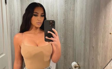 Kim Kardashian sapo dëshmoi se ndonjëherë veshja e thjeshtë funksionon më së miri