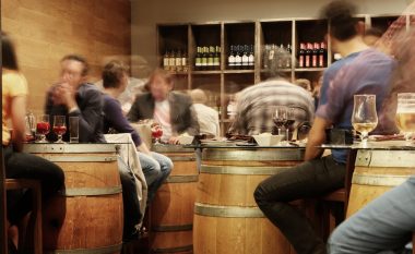 Sa qëndron alkooli në trup?