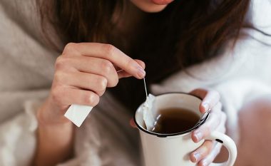 Këto tri bimë janë shpëtim nga infeksionet e traktit urinar: Kështu përgatiten siç duhet çajet prej tyre!