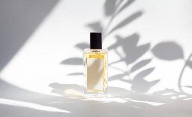 Shikoni këto pesë gjëra kur blini një parfum për ta kuptuar nëse është origjinal