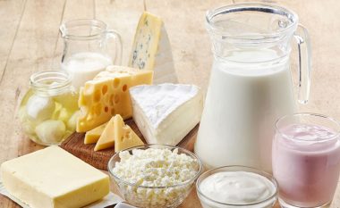 Ngrënia e këtij ushqimi mund të ndihmojë në zvogëlimin e rrezikut të thyerjeve të kockave me kalimin e moshës