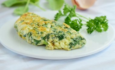 Ngrënia e proteinave për mëngjes mund të jetë çelësi për humbjen e peshë
