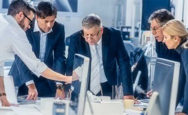 Çelësi i suksesit të të pasurve: Katër zakone kryesore që të gjithë mund t’i zbatojmë