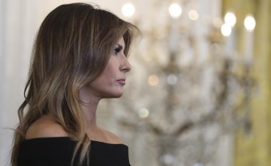 Rikthimi i Melania Trumpit: Ish-zonja e parë me dy veshje elegante dëshmoi edhe një herë se nuk ka konkurrencë!