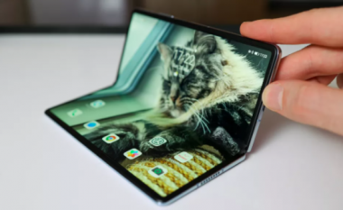 Huawei mund të lançojë një telefon të palosshëm për të rivalizuar Samsung Galaxy Z Flip 3